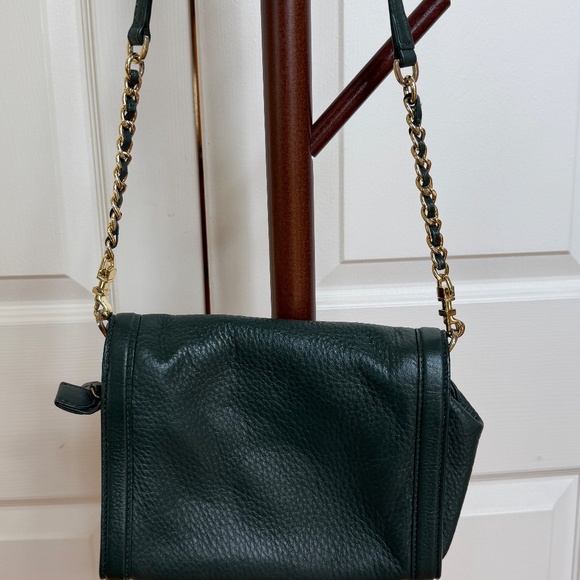 Tory Burch Leather Crossbody Bag with Gold Chain - Picture 4 of 4